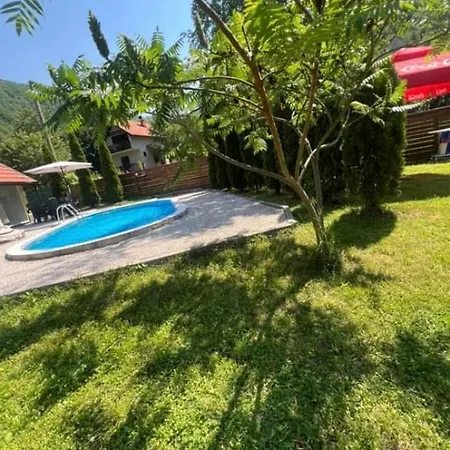 Vikendica Za Odmor * Zenica